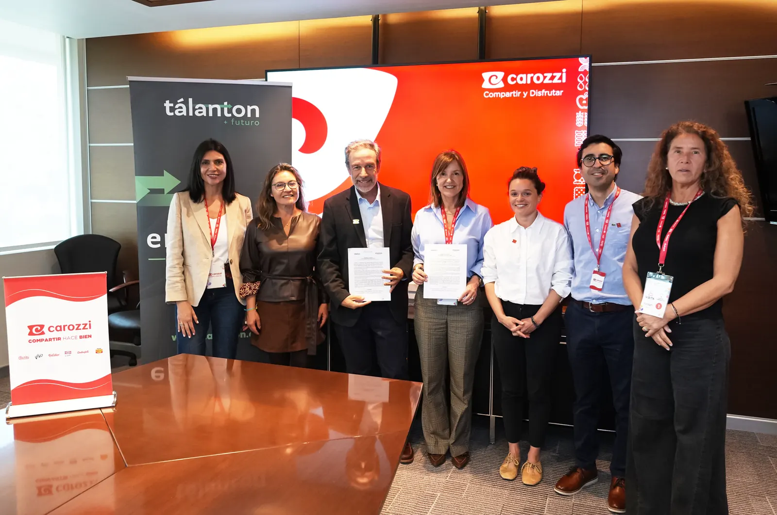 Firma de adhesión de Carozzi a la Red de Empresas para Todas las Edades de Tálanton